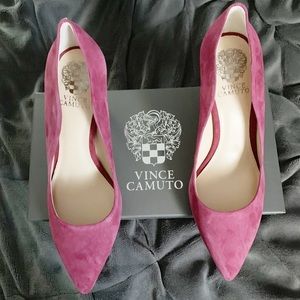 VINCE CAMUTO HEELS. SZ: 8M (box included)